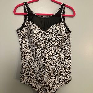 One piece white leopard swim suit